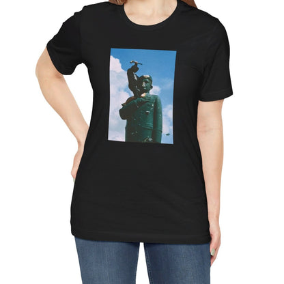 Unisex Statue Venezuelan T-shirt